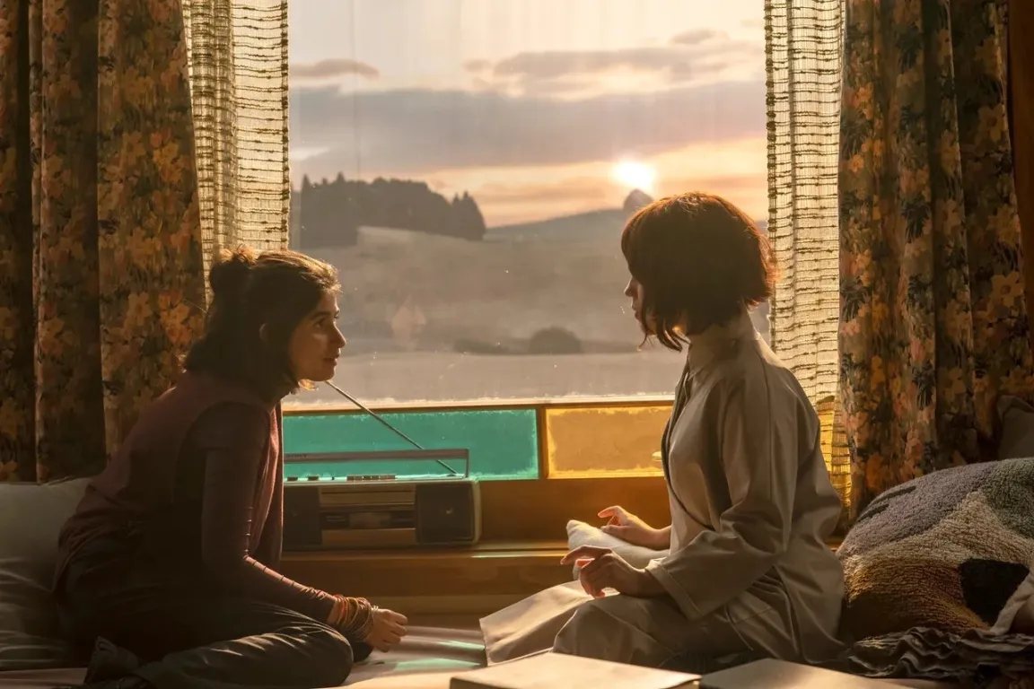 A still from Klara and the Sun.